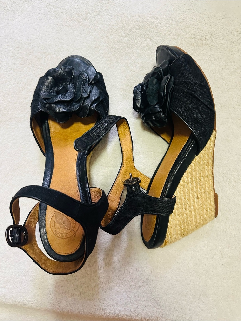 Nurture Verbena Women Black Leather Wedge Sandals Size 6 With 3D Leather Flower
